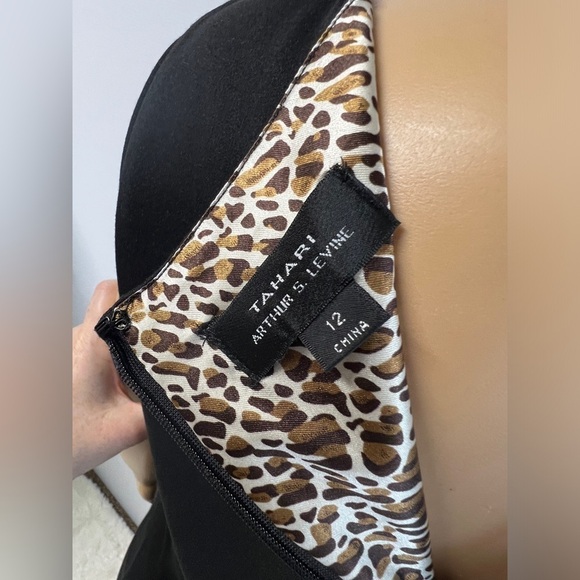 TAHARI ARTHUR S. LEVINE Black slip dress with animal print lining cap sleeve 12 - Picture 3 of 14